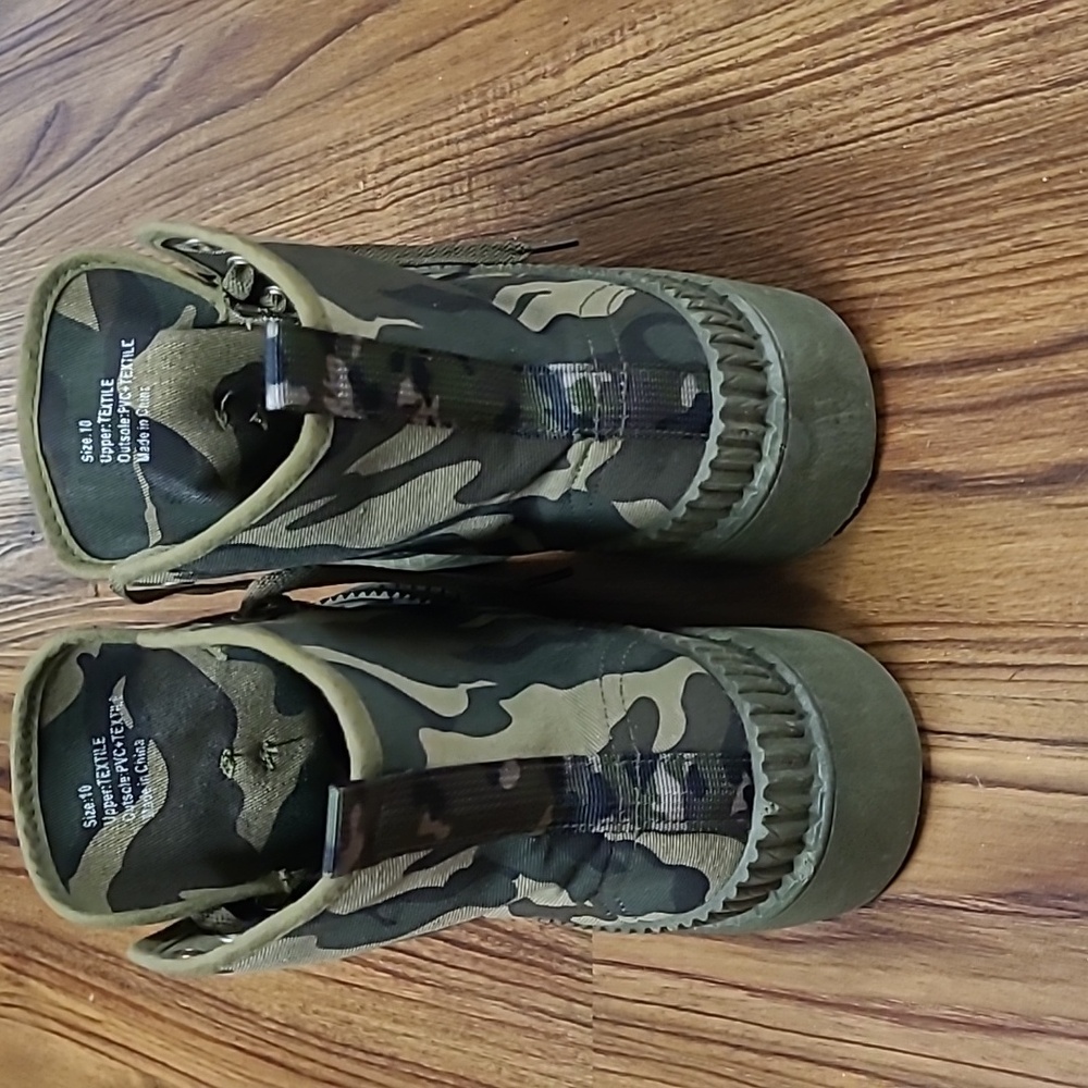 Olivia Miller Green Camouflage Chukka Boots - Picture 5 of 6